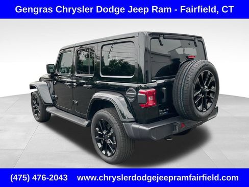 Certified 2025 Jeep Wrangler Unlimited Sahara AWD/4WD image 5