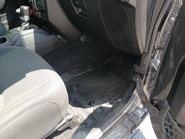 Used 2021 Jeep Gladiator Mojave AWD/4WD image 38