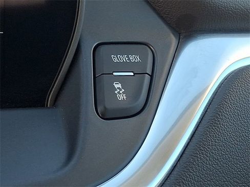 Used 2025 Chevrolet Blazer LT image 23