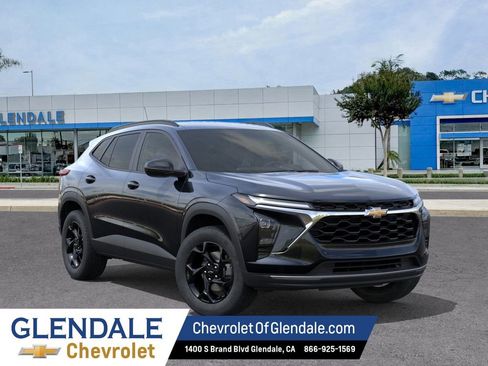 New 2026 Chevrolet Trax LT w/ Driver Confidence Package FWD image 7
