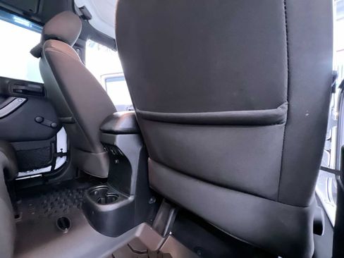 Used 2016 Jeep Wrangler Unlimited Sport w/ Connectivity Group AWD/4WD image 36
