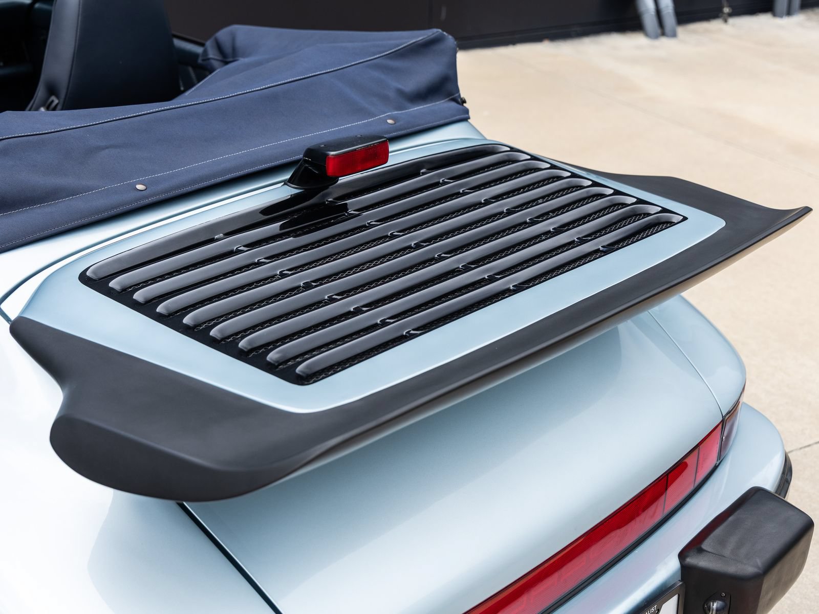 Used 1988 Porsche 911 Carrera RWD image 19