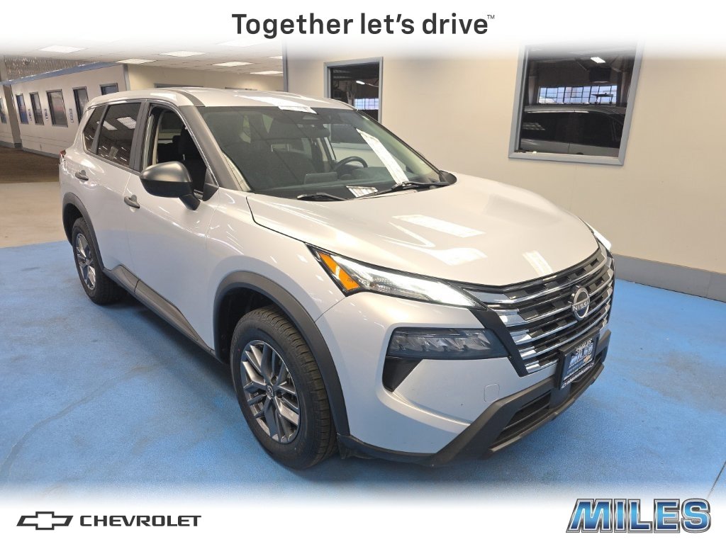 Used 2024 Nissan Rogue S AWD/4WD image 1