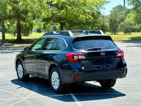 Used 2018 Subaru Outback 2.5i Premium AWD/4WD image 5
