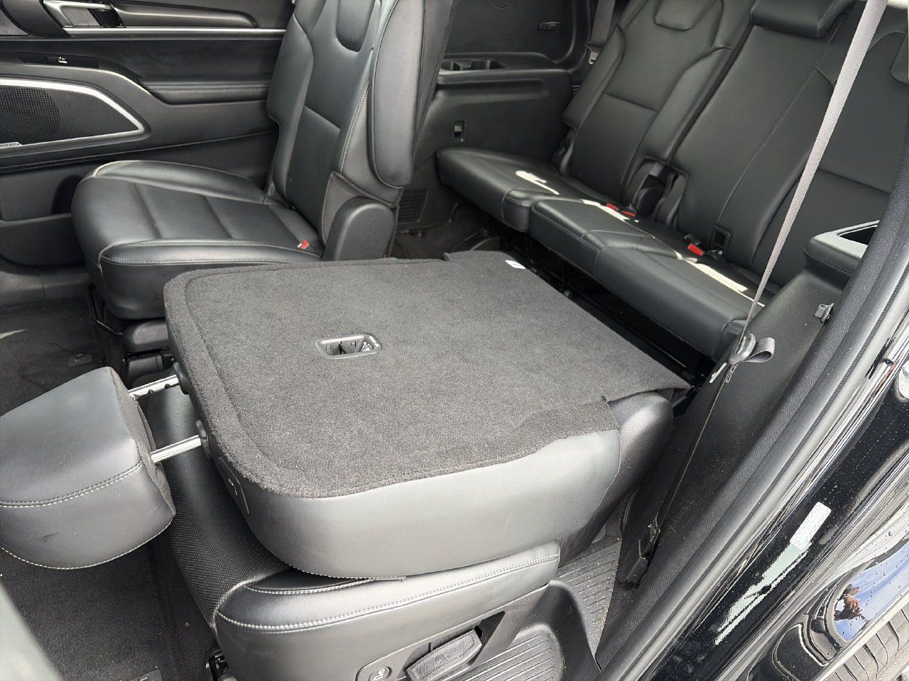 Used 2025 Kia Telluride S FWD image 24