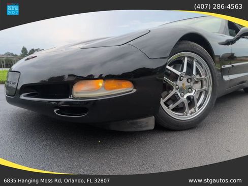 Used 2004 Chevrolet Corvette Coupe RWD image 10