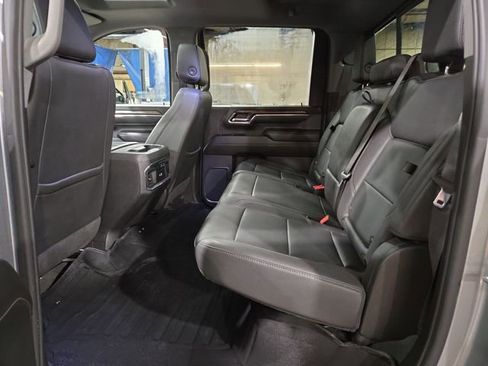 Used 2024 GMC Sierra 3500 SLT w/ SLT Premium Package image 33