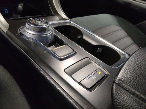 Used 2018 Ford Fusion SE w/ Fusion SE Technology Package image 26