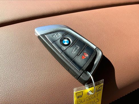 Used 2023 BMW X5 sDrive40i w/ M Sport Package RWD image 21
