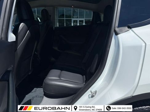 Used 2022 Tesla Model Y Long Range AWD/4WD image 12