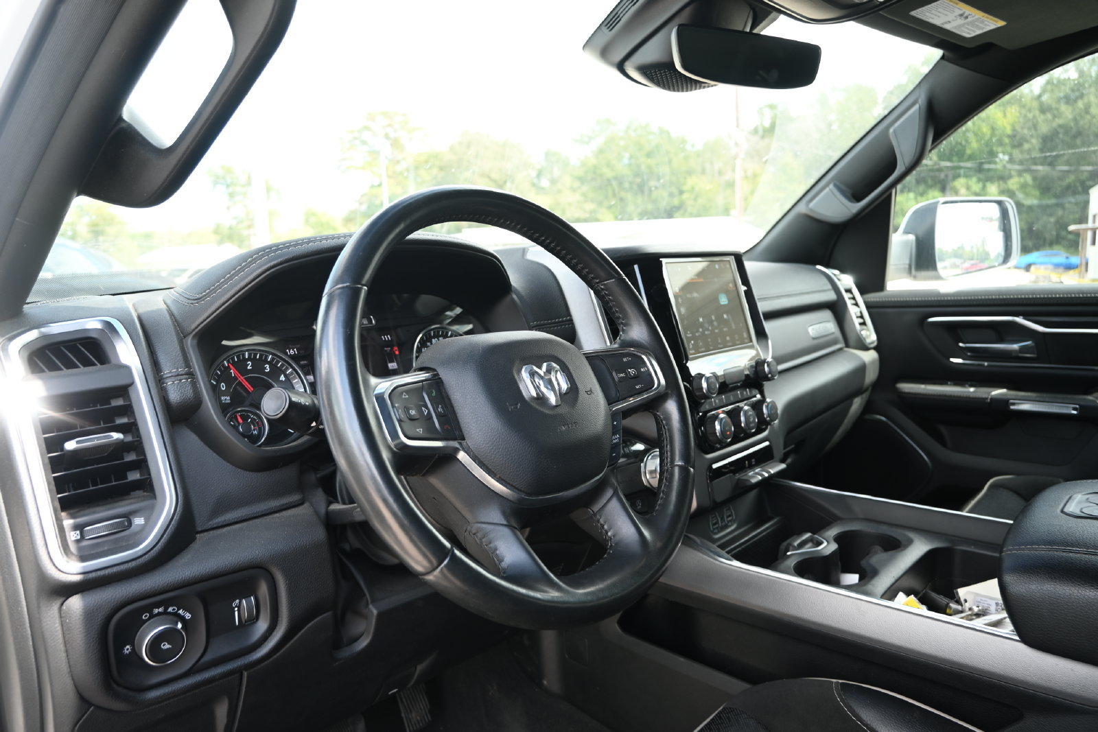 Used 2024 RAM 1500 Laramie RWD image 11