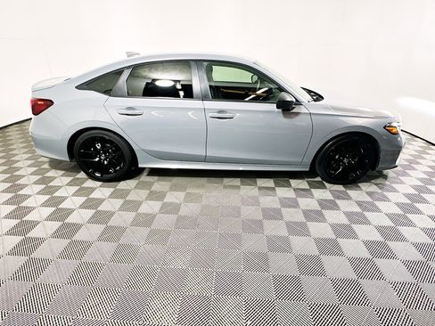 Used 2025 Honda Civic Sport image 2