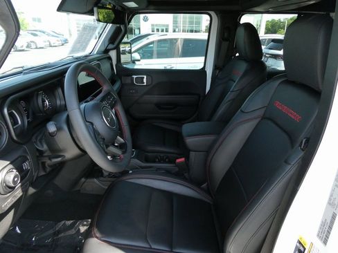 Used 2024 Jeep Wrangler Unlimited Rubicon w/ XTREMEE 35" Tire Package image 36