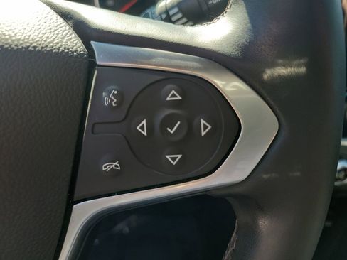 Used 2023 Chevrolet Traverse LT image 28