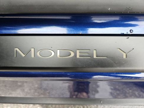 Used 2023 Tesla Model Y Long Range image 30