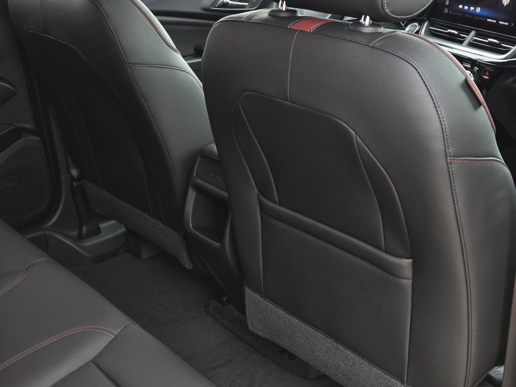 Used 2024 Chevrolet Trax RS w/ Sunroof Package FWD image 30