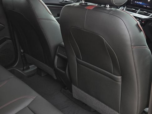 Used 2024 Chevrolet Trax RS w/ Sunroof Package FWD image 30