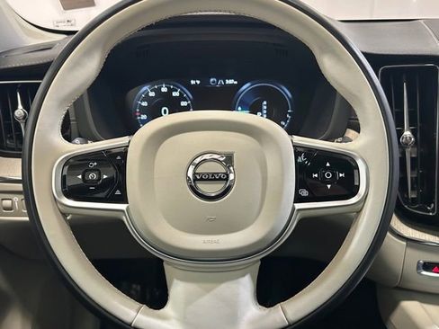 Used 2018 Volvo XC60 T8 Inscription image 34