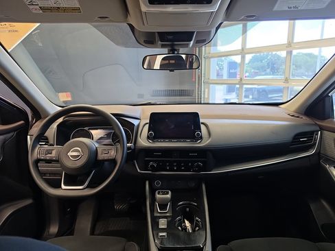 Used 2023 Nissan Rogue S FWD image 18