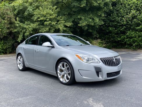 Used 2017 Buick Regal GS w/ Driver Confidence Package #2 FWD image 2