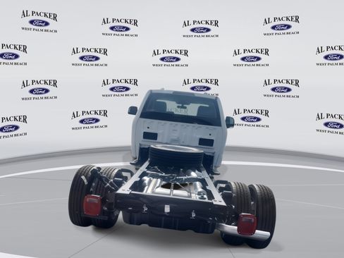 New 2025 Ford F450 XL w/ XL Chrome Package image 4