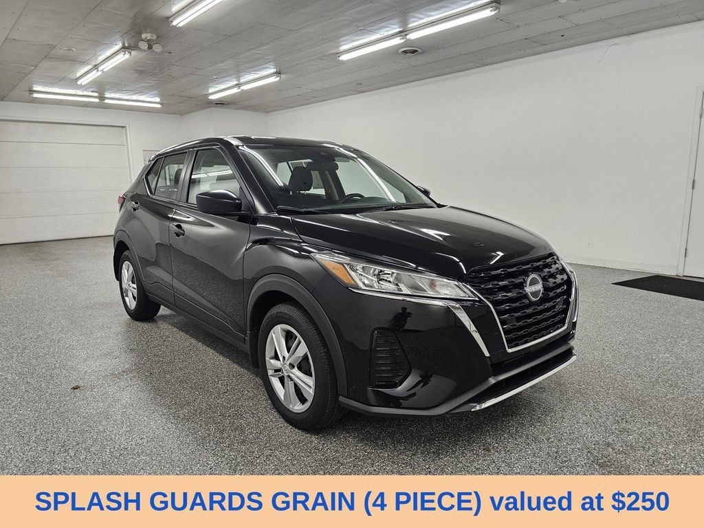 Used 2025 Nissan Kicks Play S FWD image 3