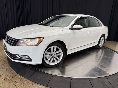 Used 2016 Volkswagen Passat 1.8T FWD image 2