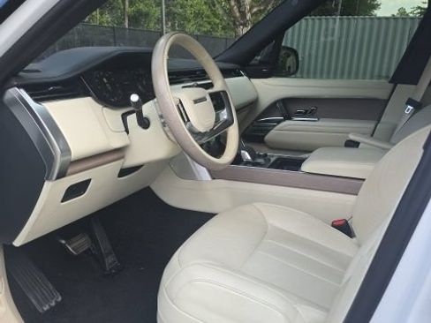 Used 2023 Land Rover Range Rover Long Wheelbase SE AWD/4WD image 10