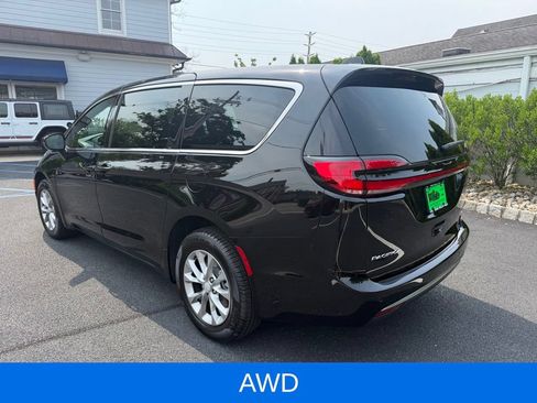 New 2027 Chrysler Pacifica Select AWD/4WD image 6