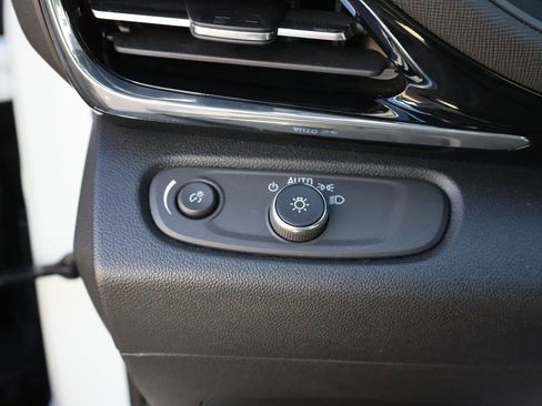 Used 2025 Buick Envista Sport Touring image 44