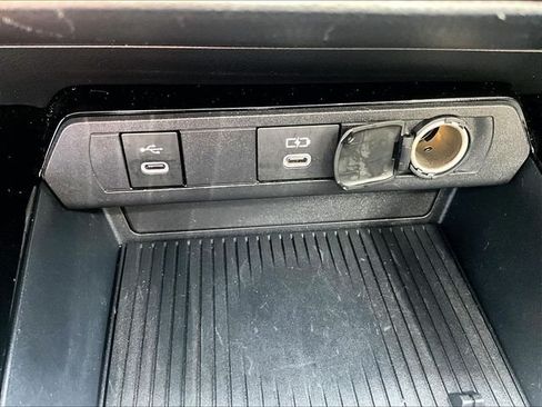 Used 2024 Toyota Prius Prime FWD image 28