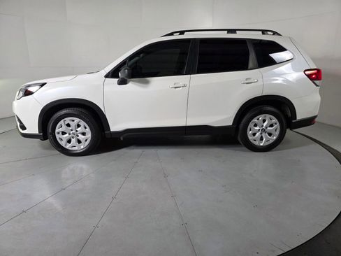 Used 2023 Subaru Forester AWD/4WD image 2