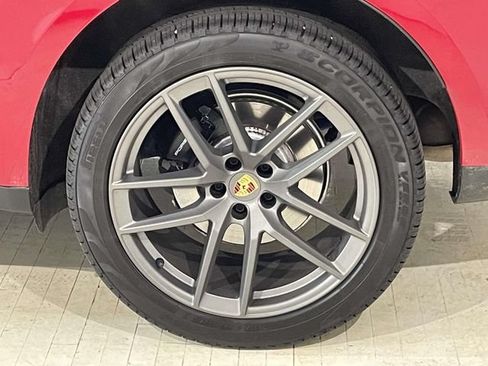 Certified 2026 Porsche Macan AWD/4WD image 14