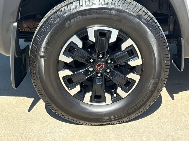 Used 2022 Nissan Frontier Pro-X RWD image 9