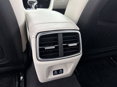 Used 2024 Genesis G70 2.5T image 34