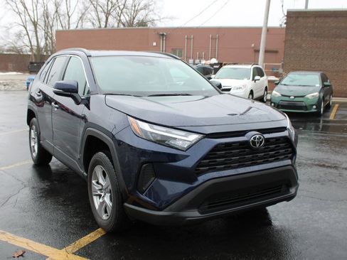 Certified 2023 Toyota RAV4 XLE w/ Convenience Package image 4