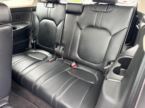 Certified 2024 Honda Pilot Elite image 9