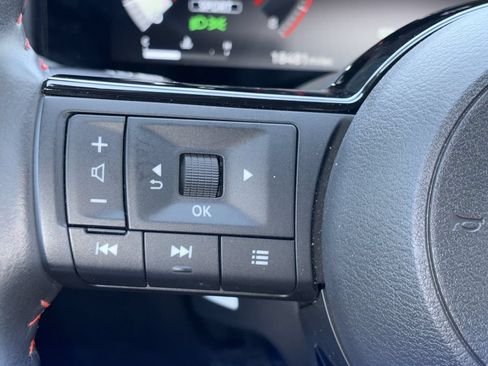 Certified 2025 Nissan Kicks SR FWD image 20