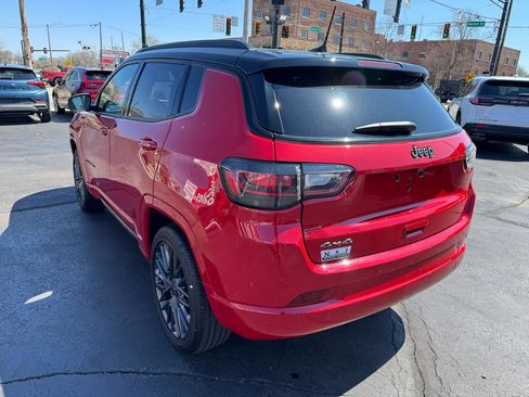 Used 2024 Jeep Compass Limited w/ High Altitude Package image 8