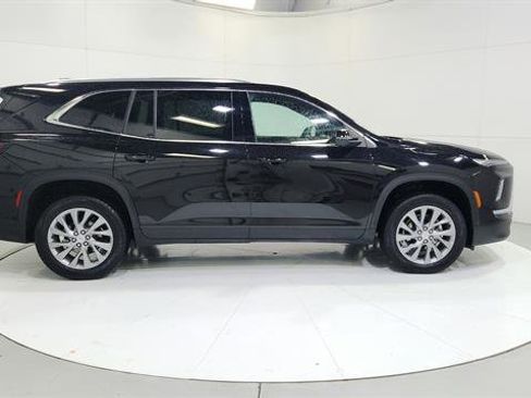 Used 2025 Buick Enclave Preferred image 9