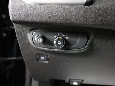 Used 2019 GMC Terrain SLE w/ LPO, Cargo Package image 32