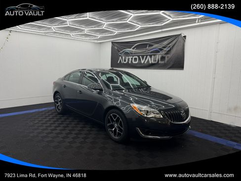 Used 2017 Buick Regal Sport Touring FWD image 1