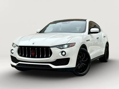 Used 2018 Maserati Levante AWD/4WD image 40