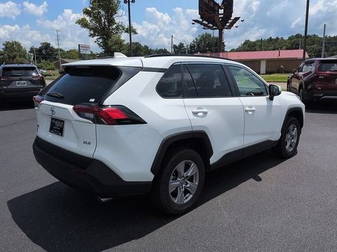Used 2025 Toyota RAV4 XLE FWD image 7