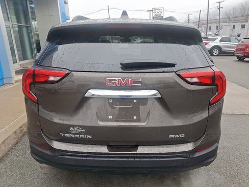 Used 2020 GMC Terrain SLE w/ Driver Convenience Package image 5