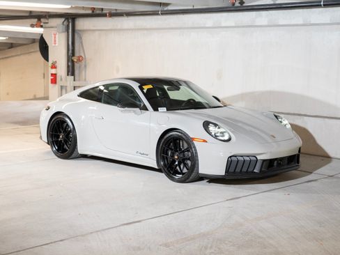 Certified 2025 Porsche 911 Carrera GTS RWD image 7
