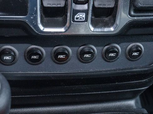Used 2023 Jeep Gladiator Sport AWD/4WD image 52