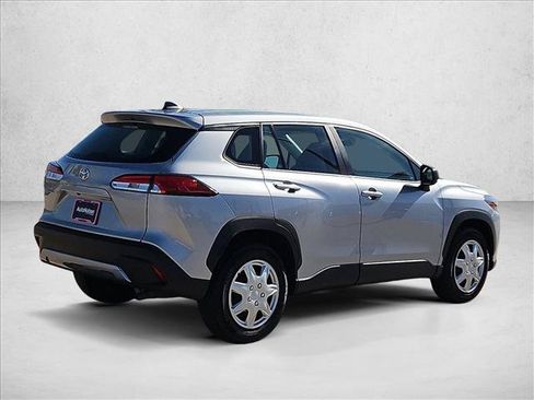 Used 2024 Toyota Corolla Cross L FWD image 11