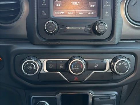 Used 2020 Jeep Wrangler Sport image 7