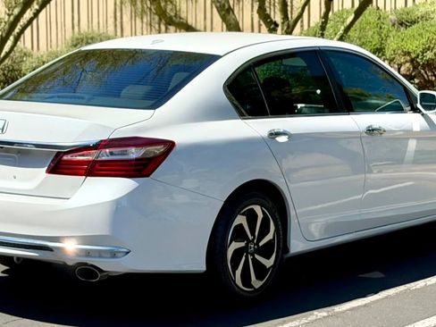 Used 2017 Honda Accord EX-L image 8